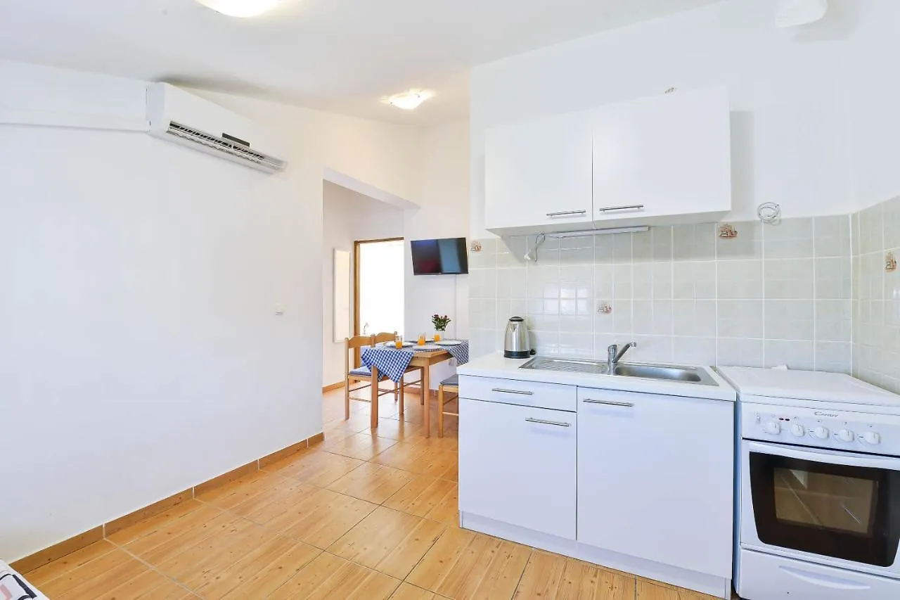 Apartments Adria Turanj Chorwacja