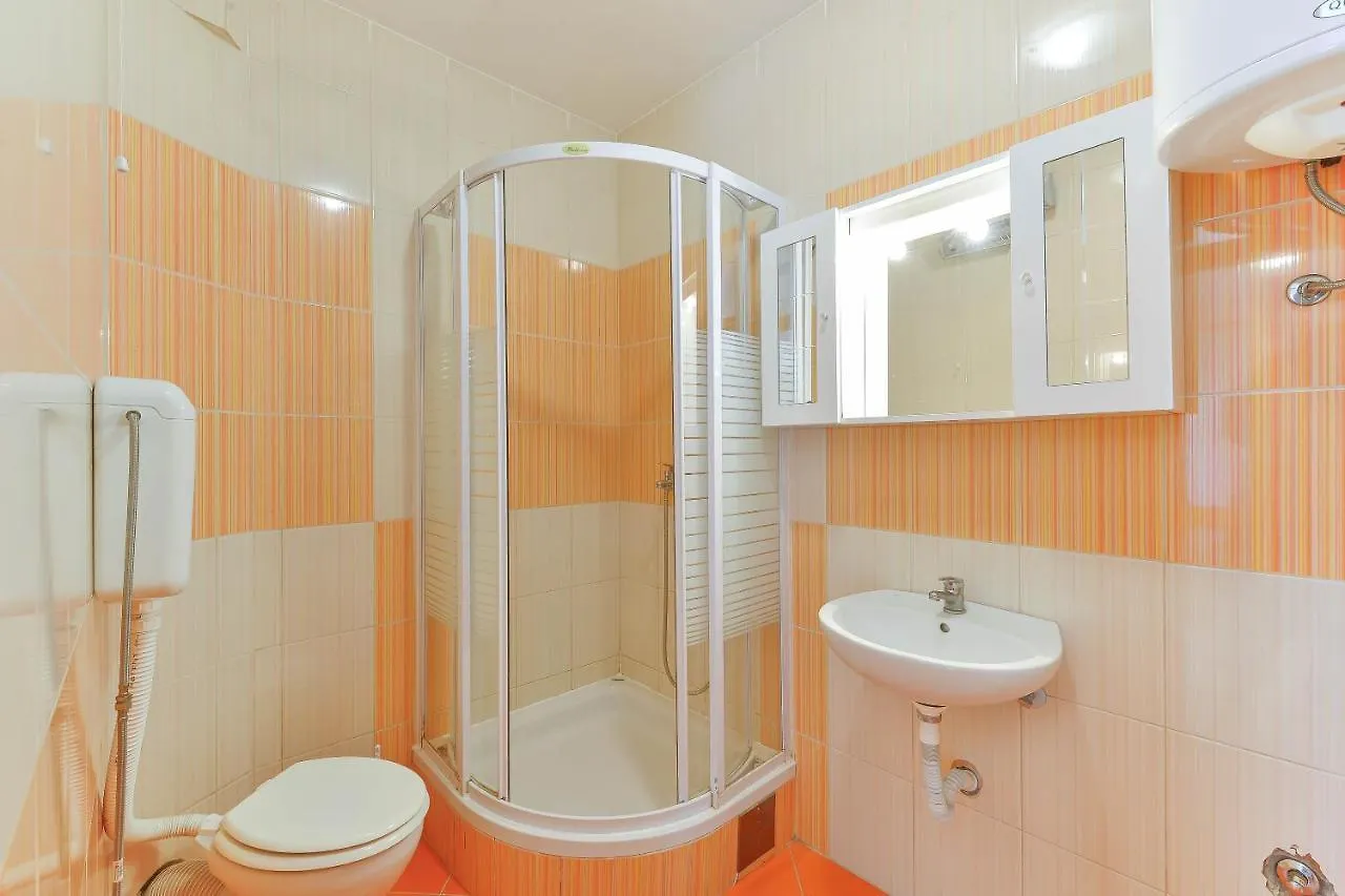 Apartments Adria Turanj 0*,