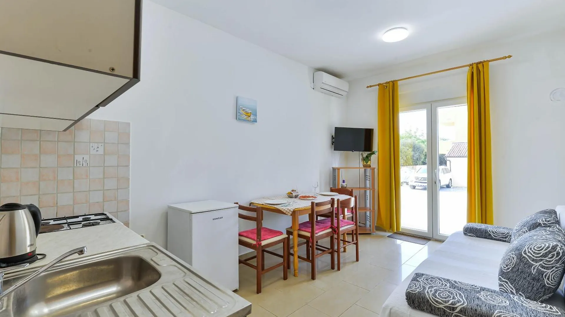Apartments Adria Turanj 0*,